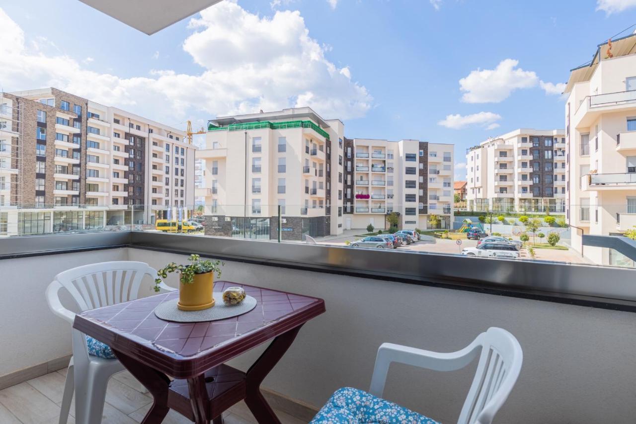 Bleri Apartment, 2 Bedroom, Free Parking Pristina Exteriör bild